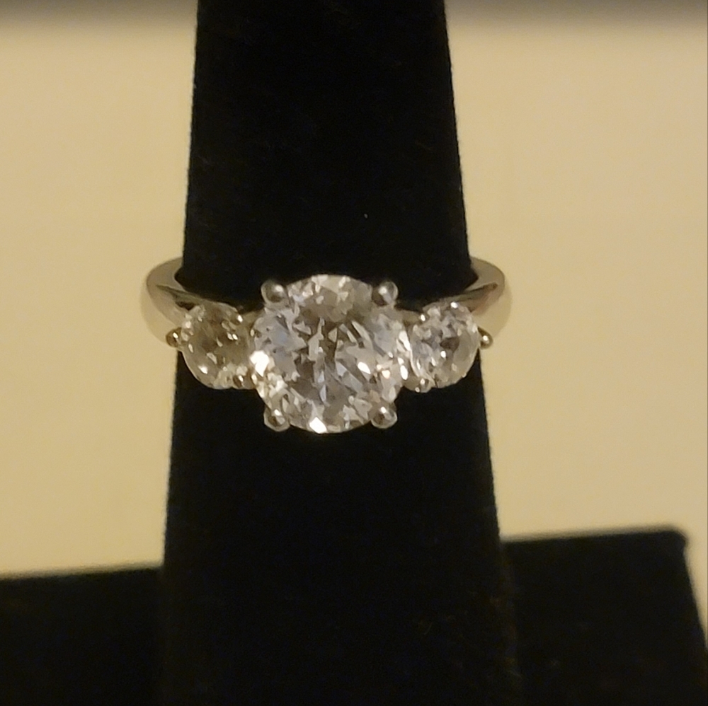 Sterling silver 925 CZ size 5.75